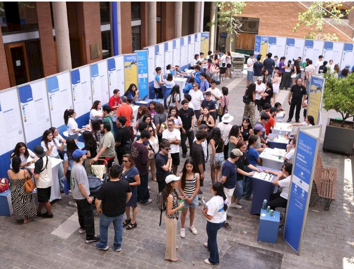 A feira contou com atendimento presencial, stands de cursos de graduação, palestras sobre financiamento e exposições de cursos diversos. Créditos: César Dellepiane