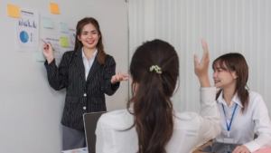 As oportunidades de trabalho para o economista são bastante amplas e variadas, então cada um pode escolher o caminho que combinar melhor com os seus interesses e objetivos profissionais. / Foto: Envato